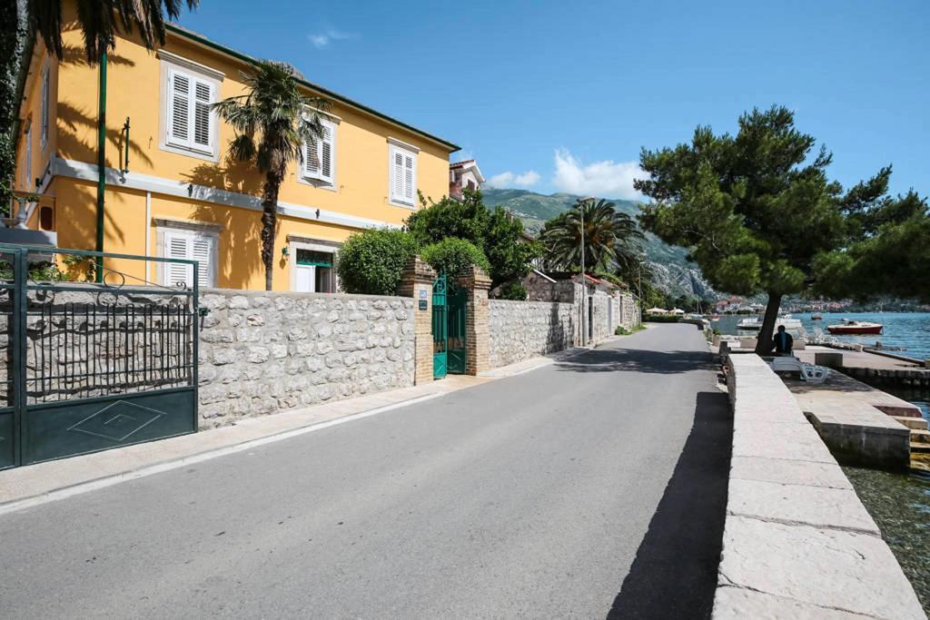 Villa Miramare , Dobrota Seafront Kotor Exterior photo